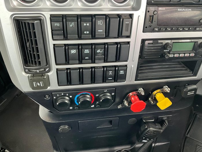 2023 Mack Clxt Superliner 214000Klm 4679 H 110 Rt $218000+Gst MACK CLXT SUPERLINER 685