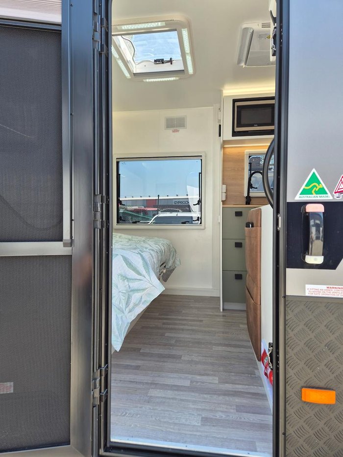 2025 New Age Caravans Manta Ray Mr16e Expedition My25 Full Offroad