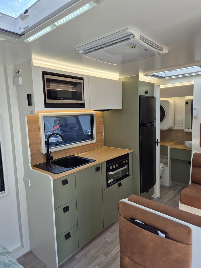 2025 New Age Caravans Manta Ray Mr16e Expedition My25 Full Offroad
