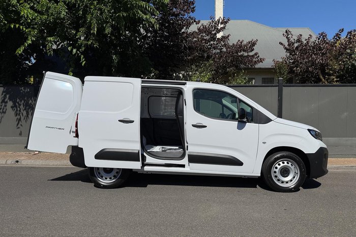 2025 Peugeot Partner Pro