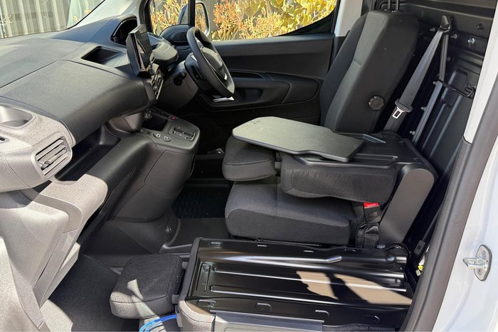 2025 Peugeot Partner Pro