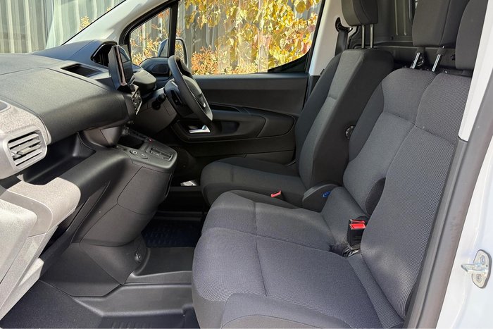 2025 Peugeot Partner Pro