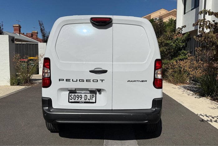 2025 Peugeot Partner Pro