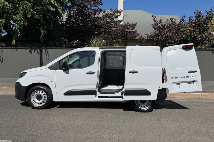 2025 Peugeot Partner Pro