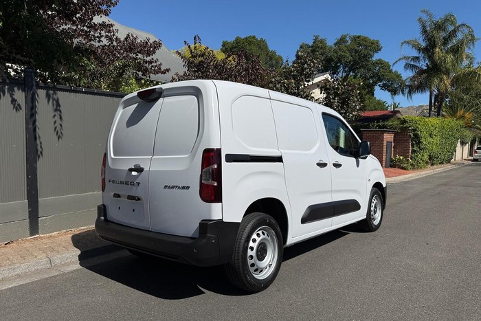 2025 Peugeot Partner Pro