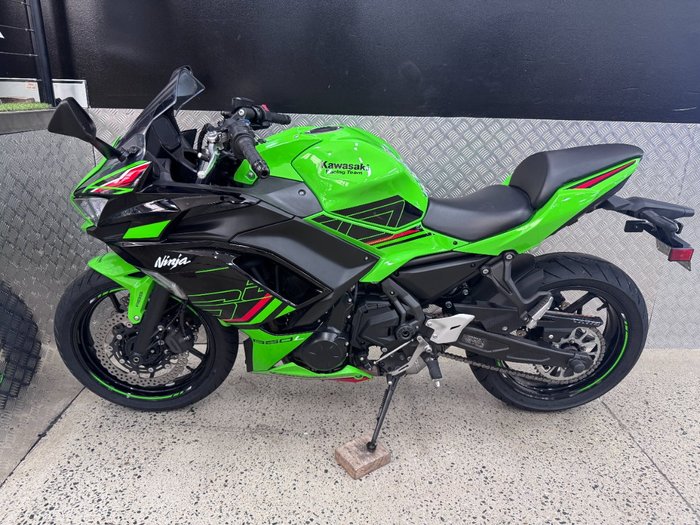 2024 Kawasaki NINJA 650L GREEN