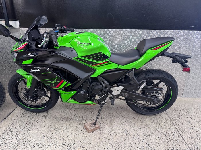 2024 Kawasaki NINJA 650L GREEN