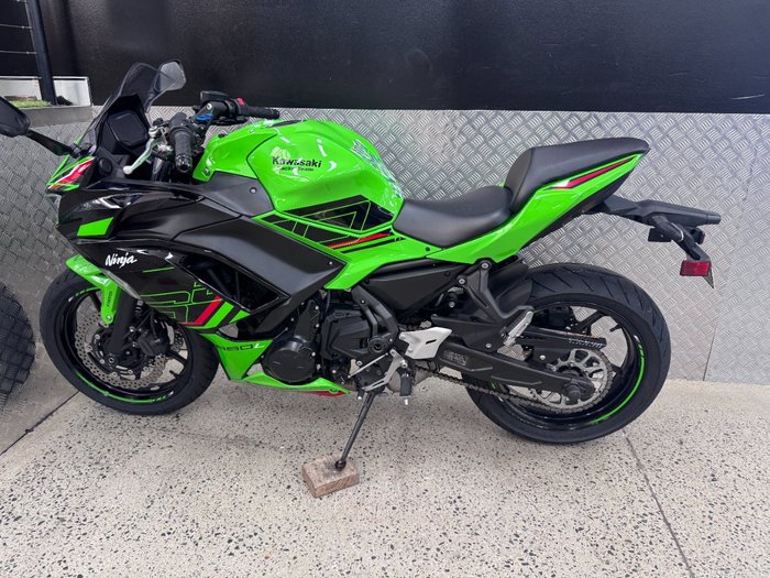 2024 Kawasaki NINJA 650L GREEN