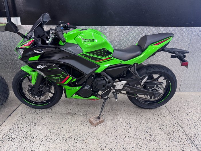 2024 Kawasaki NINJA 650L GREEN