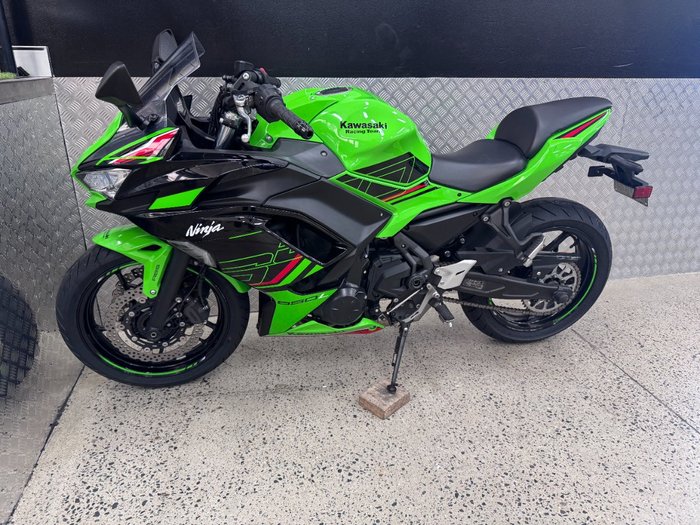 2024 Kawasaki NINJA 650L GREEN