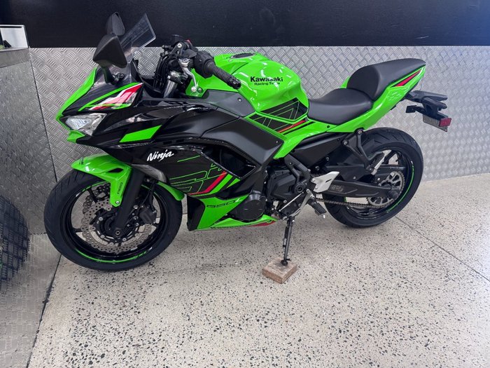 2024 Kawasaki NINJA 650L GREEN
