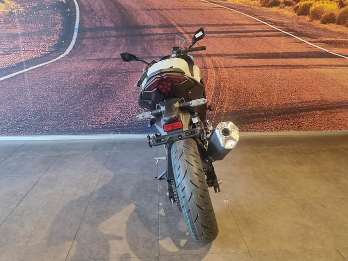 2025 Kawasaki Ninja 500 SE Ninja White