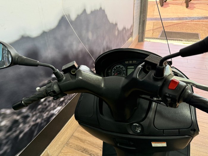 2017 Suzuki BURGMAN 200 GREY
