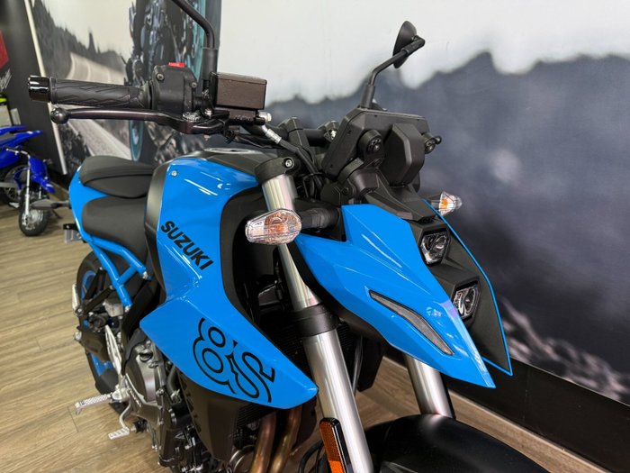2024 Suzuki GSX-8S BLUE