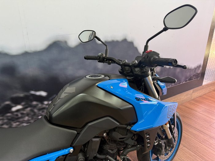 2024 Suzuki GSX-8S BLUE