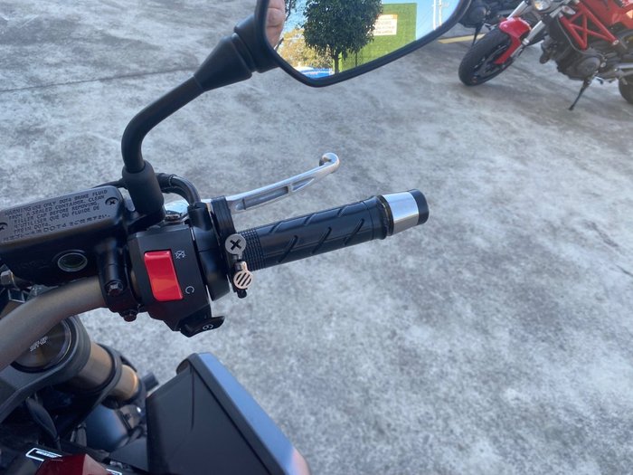 2023 Honda CB650R Red