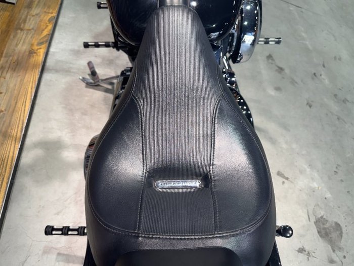 2016 Harley-davidson FXSB SOFTAIL BREAKOUT Black