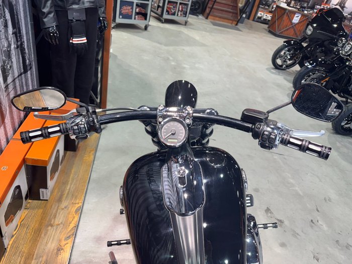 2016 Harley-davidson FXSB SOFTAIL BREAKOUT Black