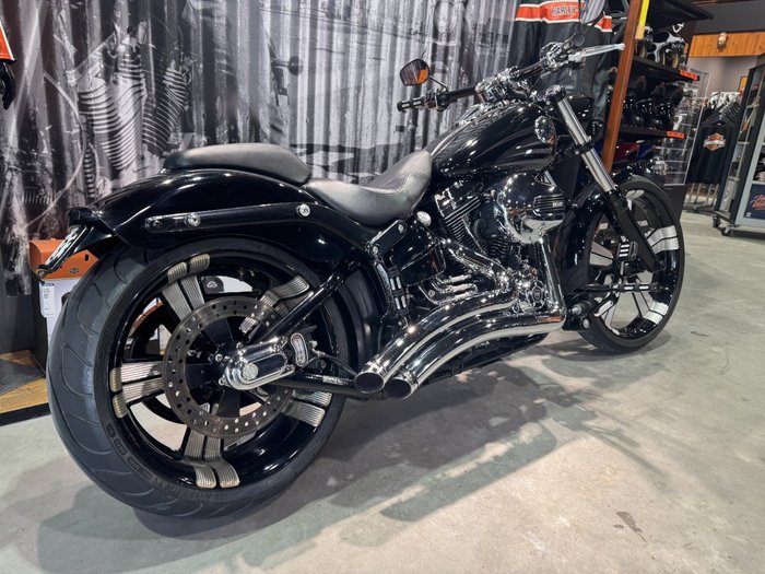 2016 Harley-davidson FXSB SOFTAIL BREAKOUT Black
