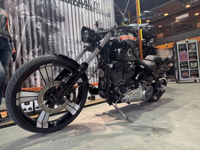 2016 Harley-davidson FXSB SOFTAIL BREAKOUT Black