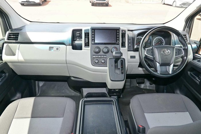 2022 Toyota Hiace Commuter