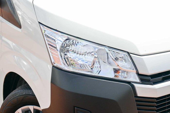 2022 Toyota Hiace Commuter