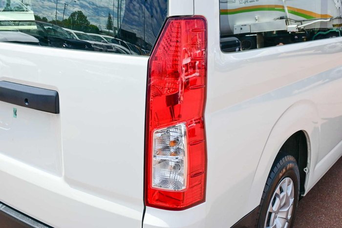 2022 Toyota Hiace Commuter