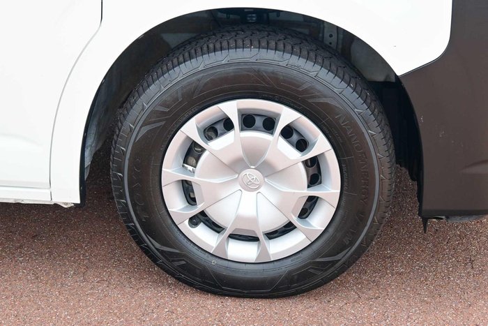 2022 Toyota Hiace Commuter