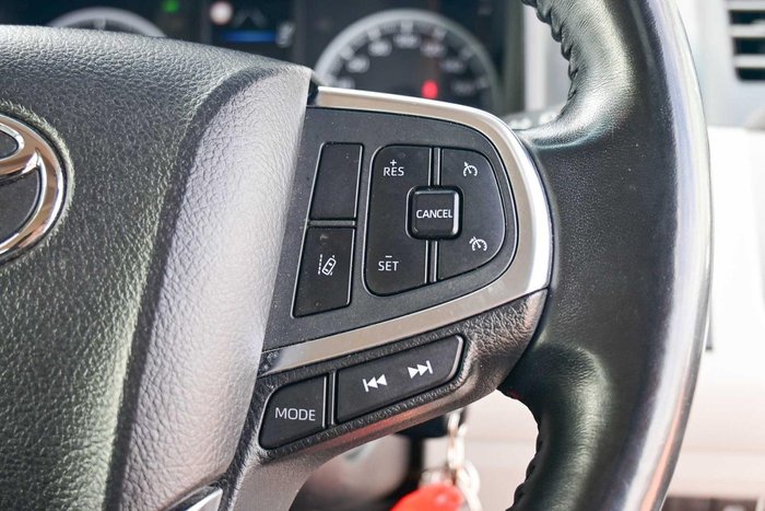 2022 Toyota Hiace Commuter