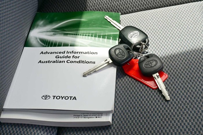 2022 Toyota Hiace Commuter