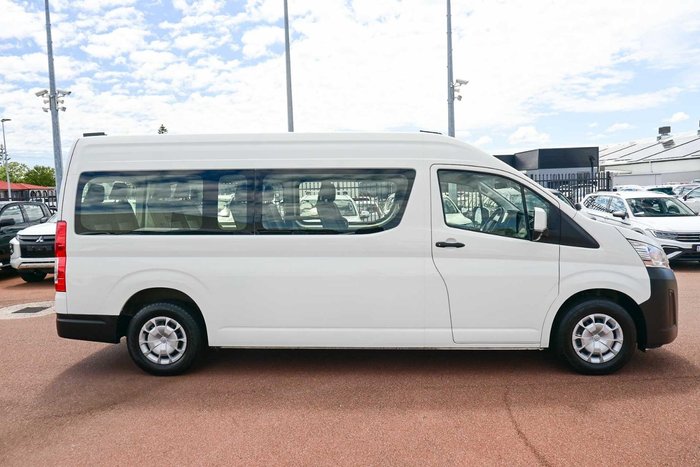 2022 Toyota Hiace Commuter
