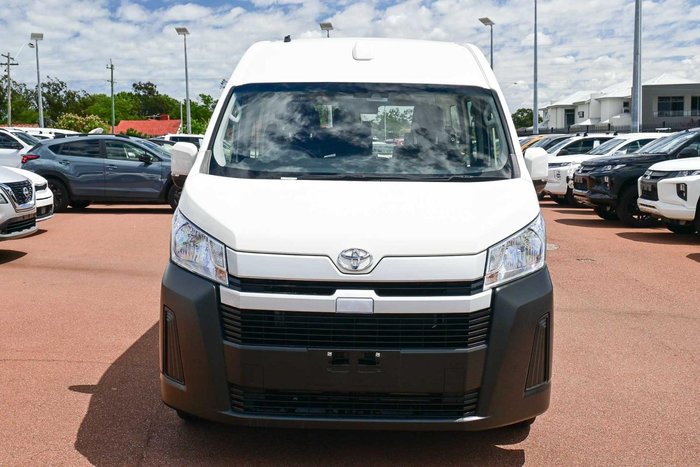 2022 Toyota Hiace Commuter