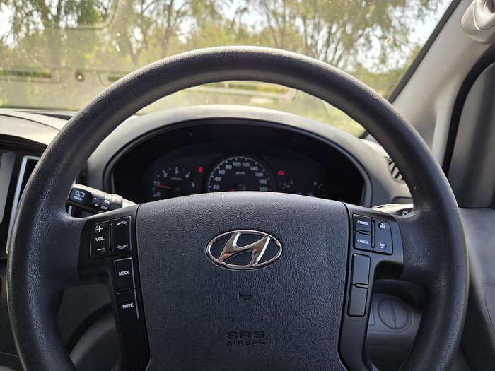2017 Hyundai iLoad TQ3-V Series II MY17 Creamy White