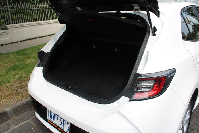 2018 Toyota Corolla Ascent Sport MZEA12R Glacier White