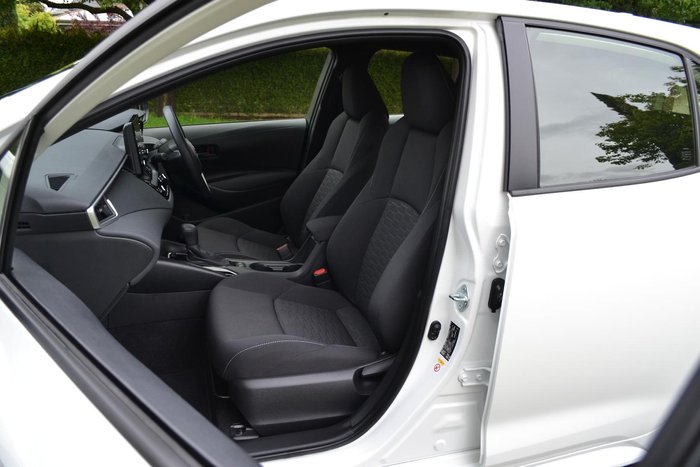 2018 Toyota Corolla Ascent Sport MZEA12R Glacier White