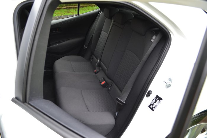 2018 Toyota Corolla Ascent Sport MZEA12R Glacier White