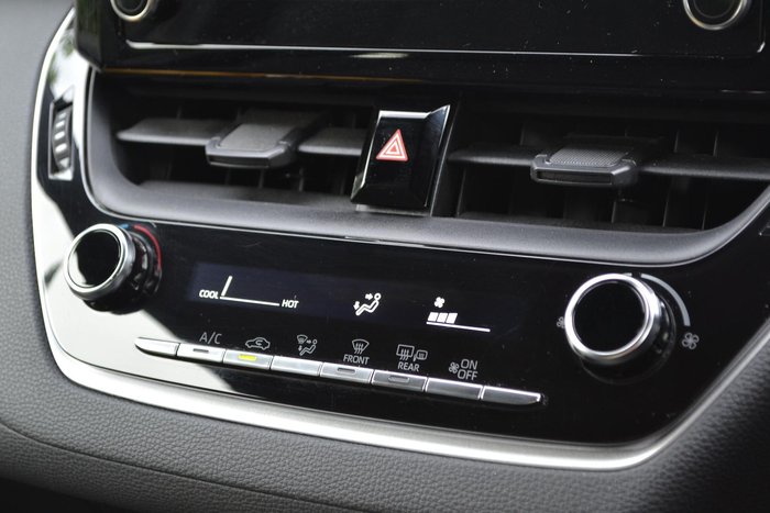 2018 Toyota Corolla Ascent Sport MZEA12R Glacier White