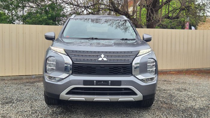 2023 Mitsubishi Outlander LS