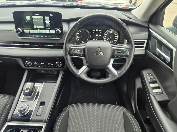 2023 Mitsubishi Outlander LS