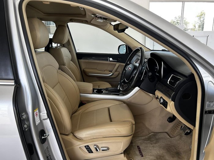 2015 Haval H8 LUX AWD Sleek Silver