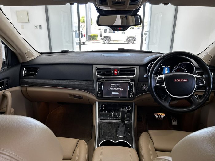 2015 Haval H8 LUX AWD Sleek Silver