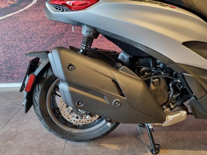 2025 Piaggio Beverly 400 S Beverly Grey