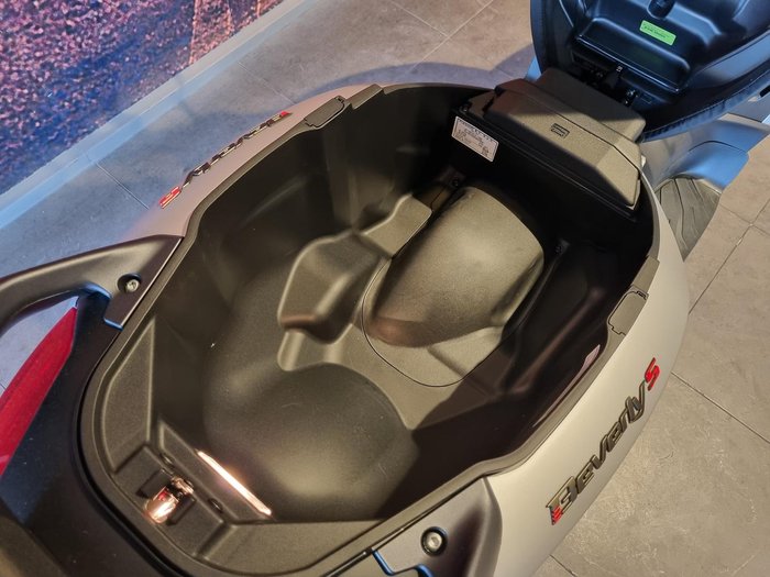 2025 Piaggio Beverly 400 S Beverly Grey