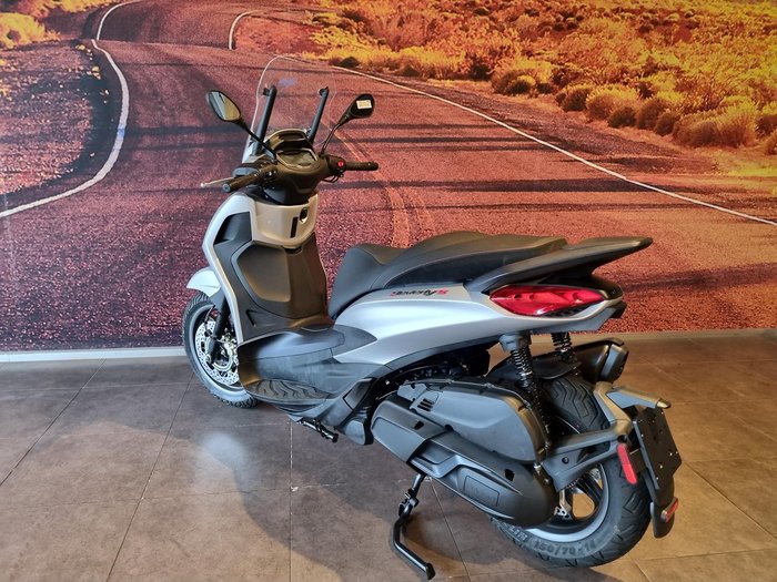 2025 Piaggio Beverly 400 S Beverly Grey