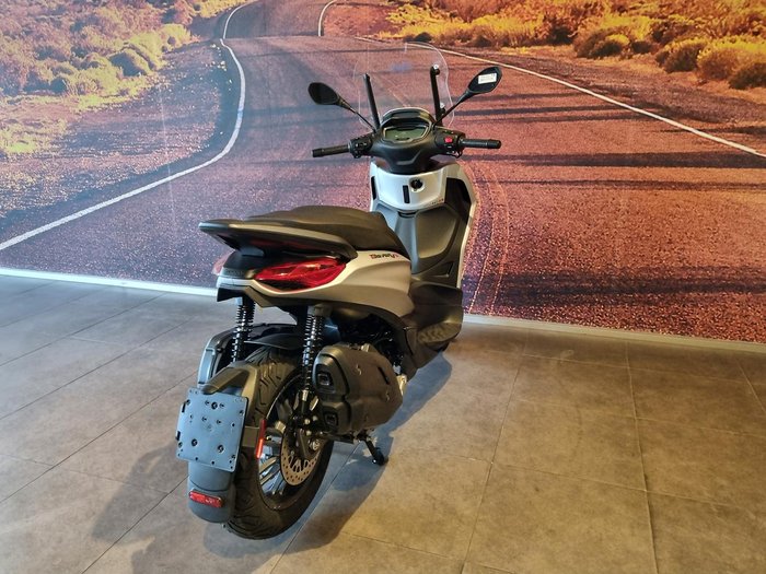 2025 Piaggio Beverly 400 S Beverly Grey