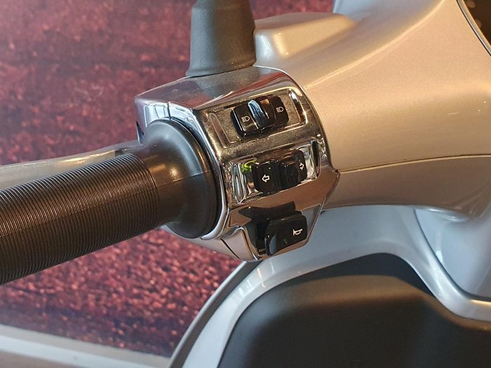 2025 Vespa Primavera Tech 150 Primavera Silver