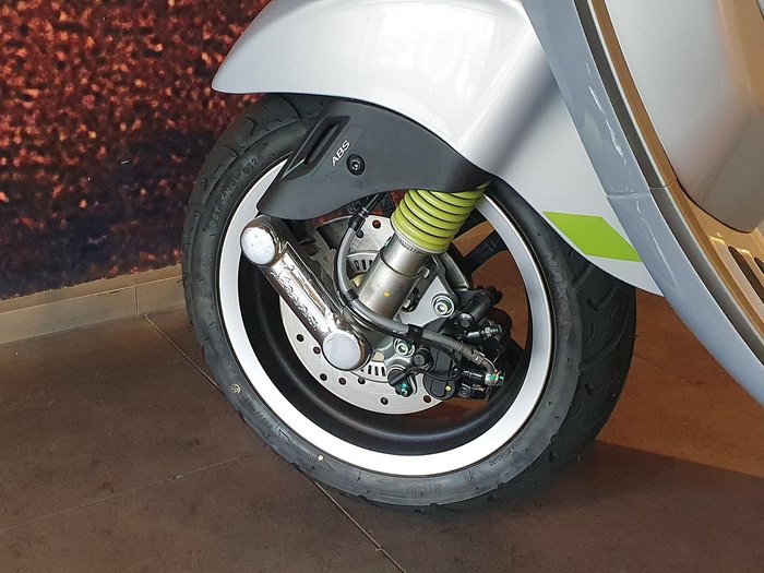 2025 Vespa Primavera Tech 150 Primavera Silver