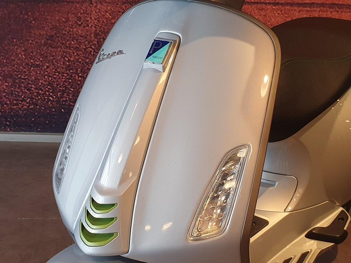 2025 Vespa Primavera Tech 150 Primavera Silver