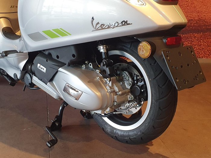 2025 Vespa Primavera Tech 150 Primavera Silver