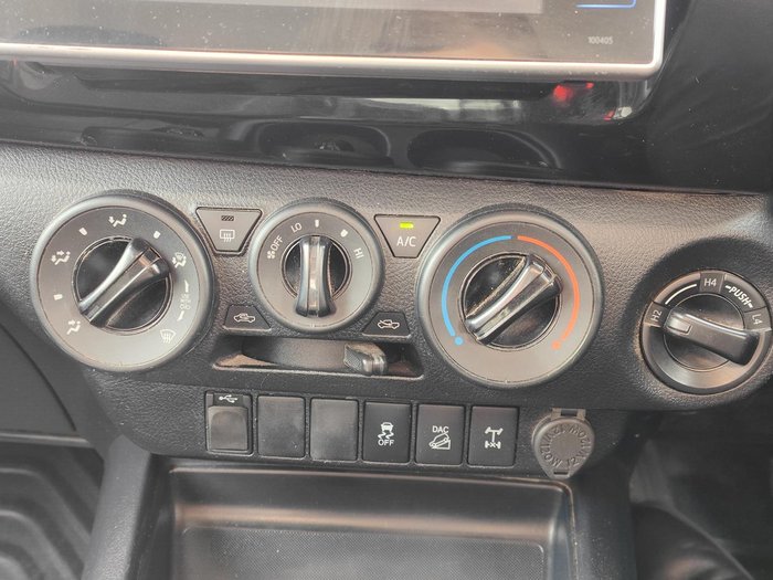 2020 Toyota Hilux SR